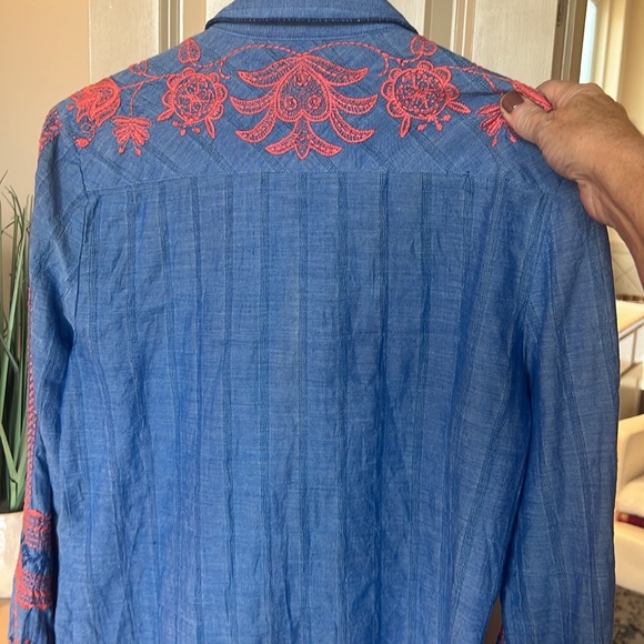 Johnny was 3J workshop chambray blouse - Picture 4 of 7